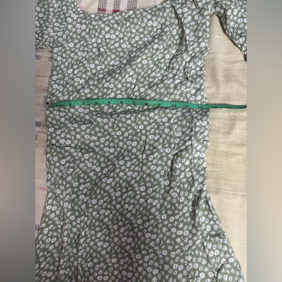 Beautiful dress with slit - Picture 5 of 8